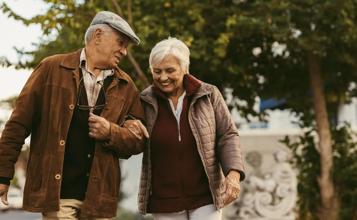 Seniorzy wybierają pracę. Najwięcej emerytów zatrudnianych jest w opiece zdrowotnej i pomocy społecznej