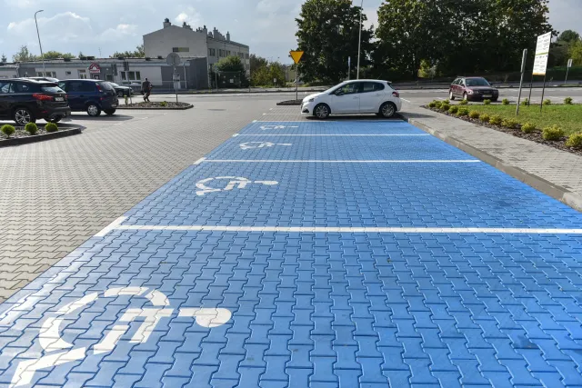 Karty parkingowe i orzeczenia o niepełnosprawności po nowemu. Kluczowe zmiany [LISTA]