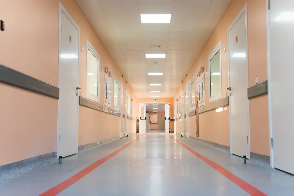 NIK krytycznie o szpitalach w covidzie. Brak izolatek, personel nie był regularnie testowany