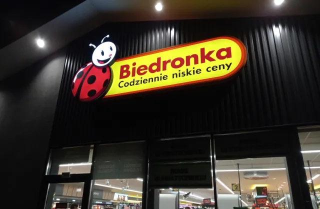 Po 150 zł dla niekórych klientów Biedronki. Decyzja UOKiK