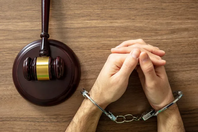Pracodawca nie wypłaca wynagrodzenia za okres co najmniej 3 miesięcy? Może go czekać: grzywna, kara ograniczenia wolności albo pozbawienia wolności do lat 2. Jest projekt