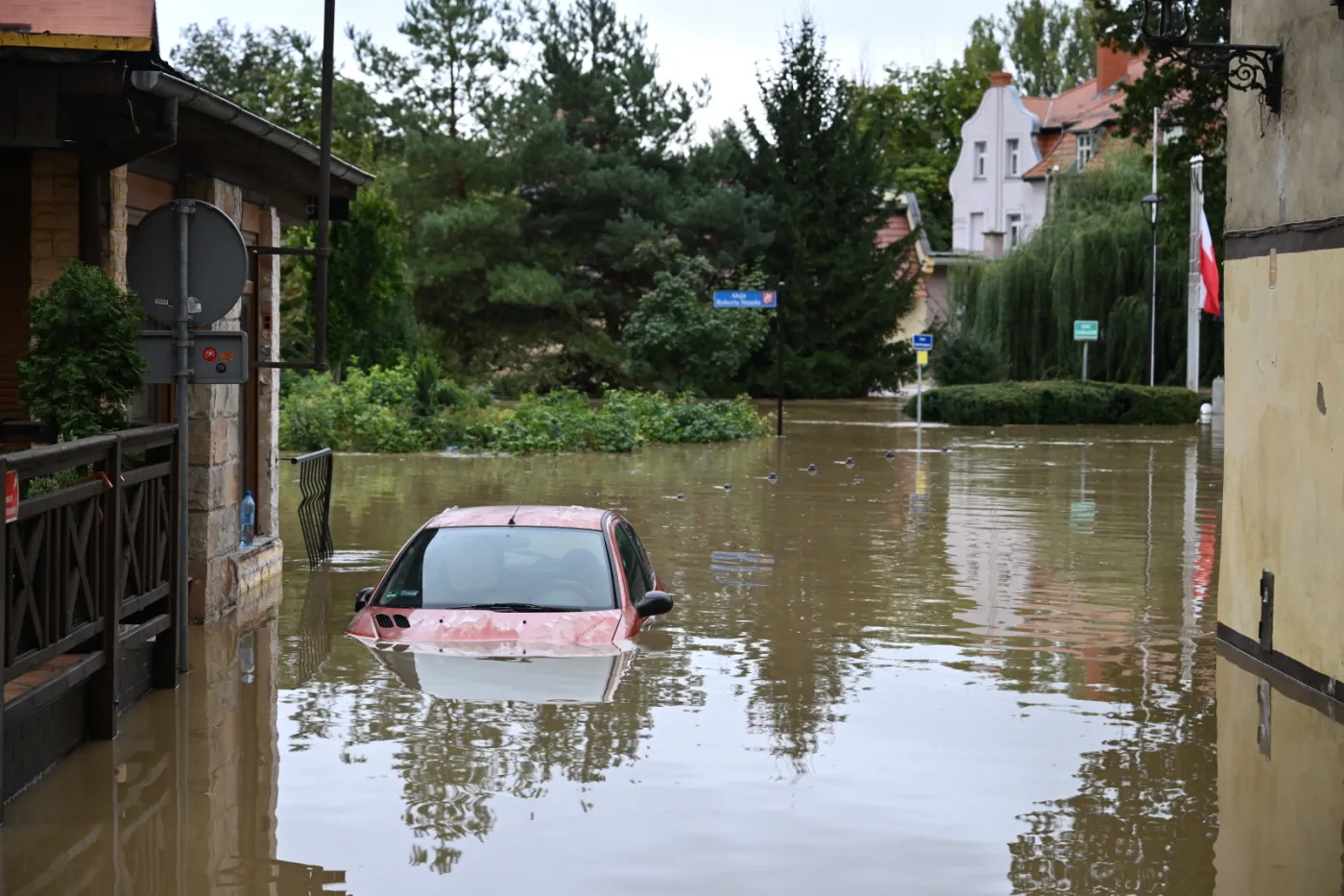 Które rzeki przekroczyły stan alarmowy? Sprawdź listę najbardziej zagrożonych terenów