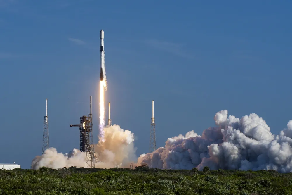 Polska Agencja Kosmiczna: Na terytorium Polski spadły szczątki rakiety FALCON 9