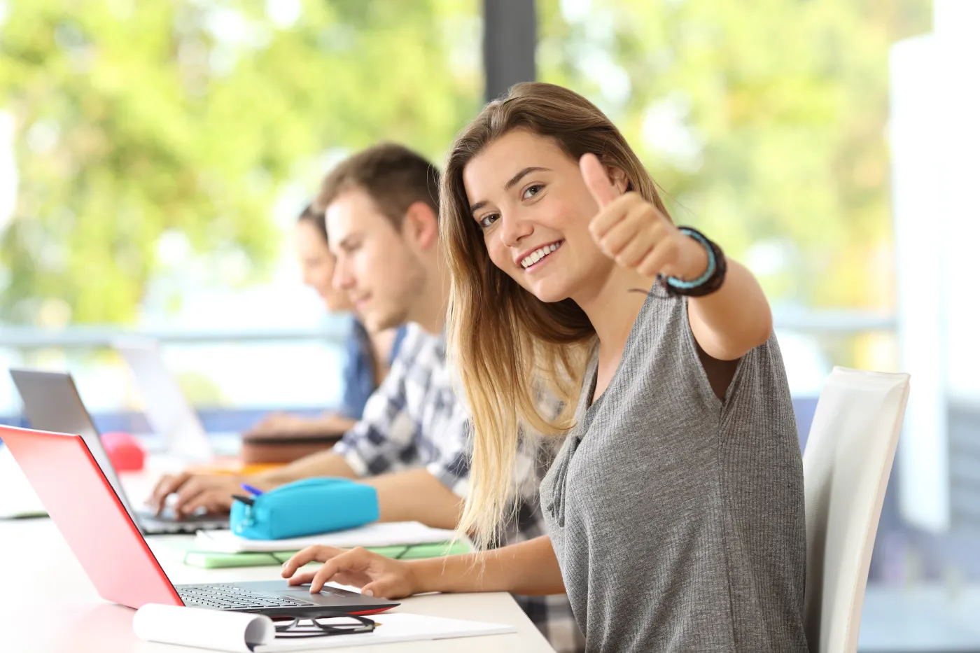 Jak uczelnie prawnicze przygotowują studentów do pracy z AI – nowy kierunek edukacji prawniczej i administracyjnej