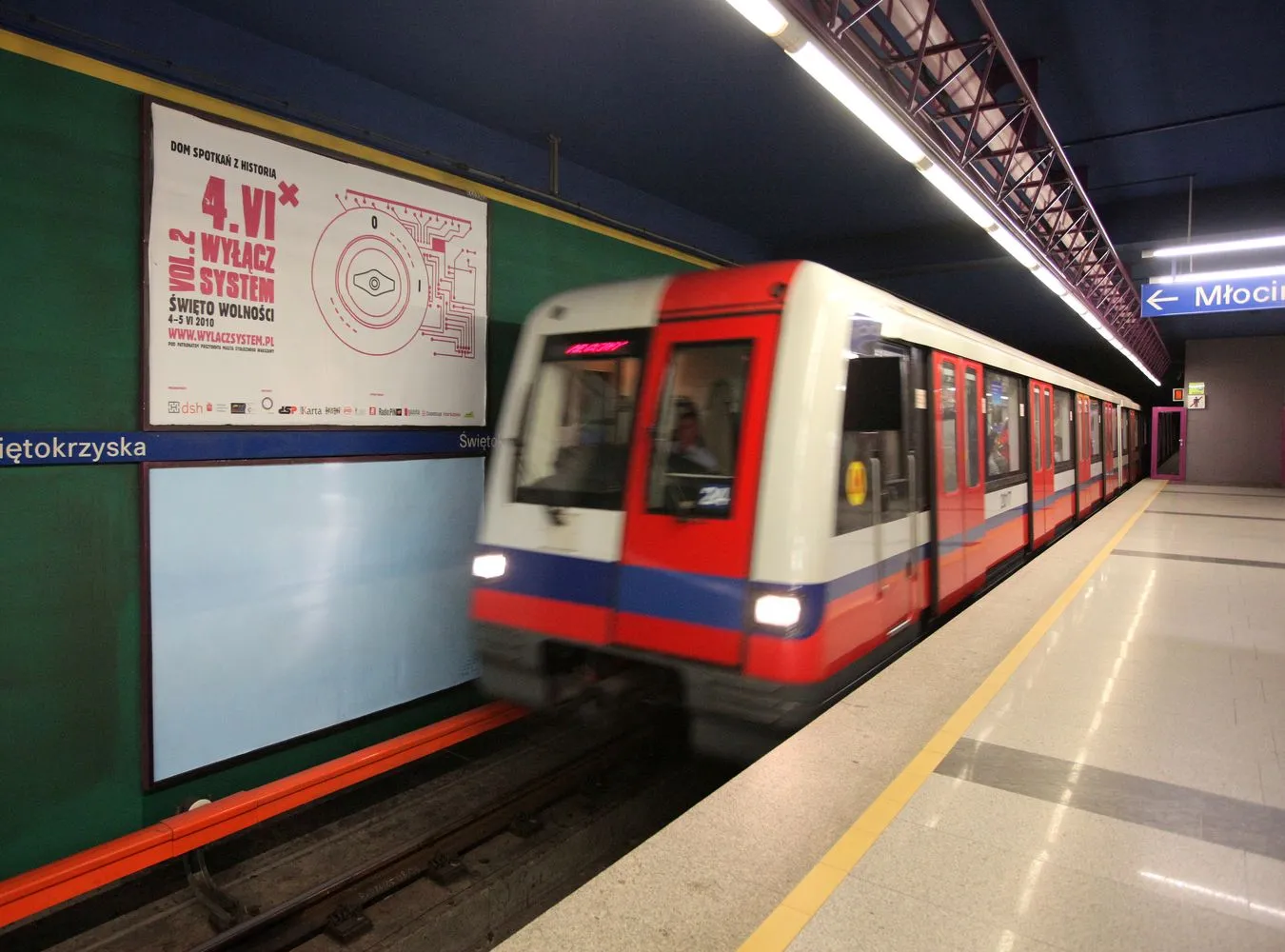 Pierwsza linia metra częściowo już otwarta po pożarze. Na uruchomienie całej M1 dziś raczej nie ma co liczyć