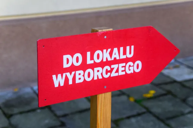 Wybory prezydenckie 2025. Gminy organizują transport do lokali wyborczych. Często wożą powietrze