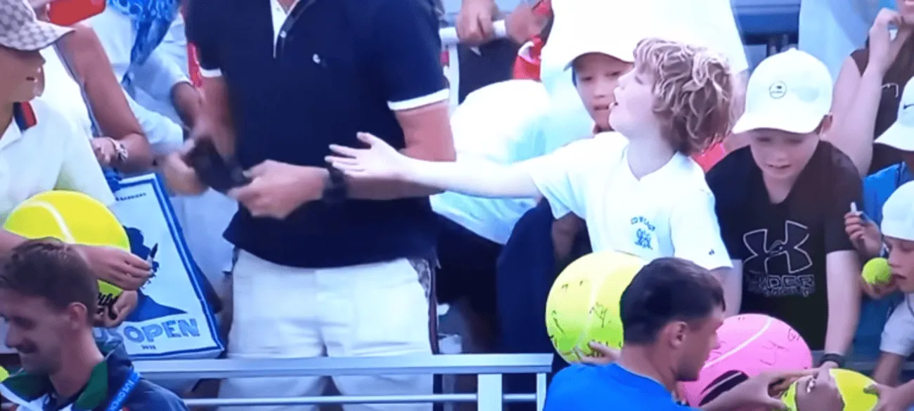 Afera ws. czapki Majchrzaka. Kancelaria szuka osoby podszywającej się pod jej prawnika
