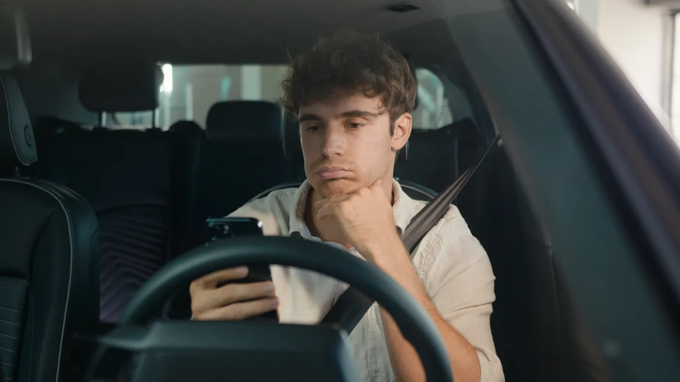 Caucasian,Confused,Sad,Driver,Upset,Puzzled,Male,Businessman,Frustrated,Man