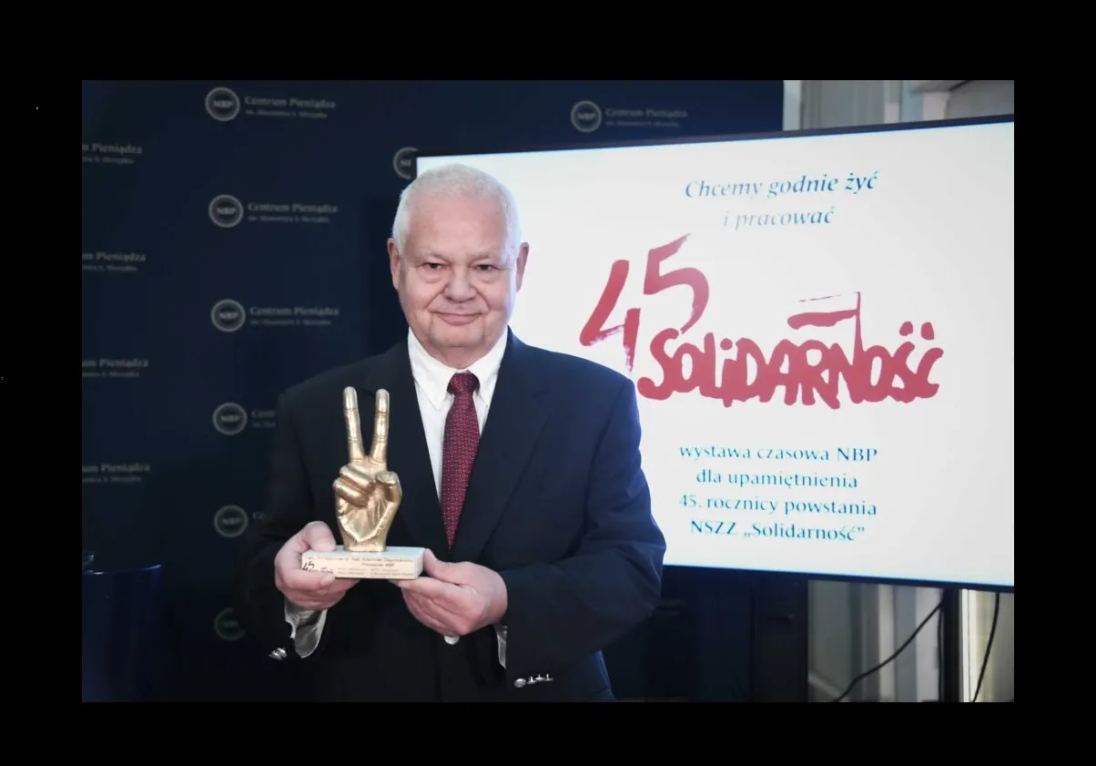 Prezes NBP prof. Adam Glapiński został uhonorowany wyróżnieniem z okazji jubileuszu 45-lecia NSZZ „Solidarność” [materiał partnera]