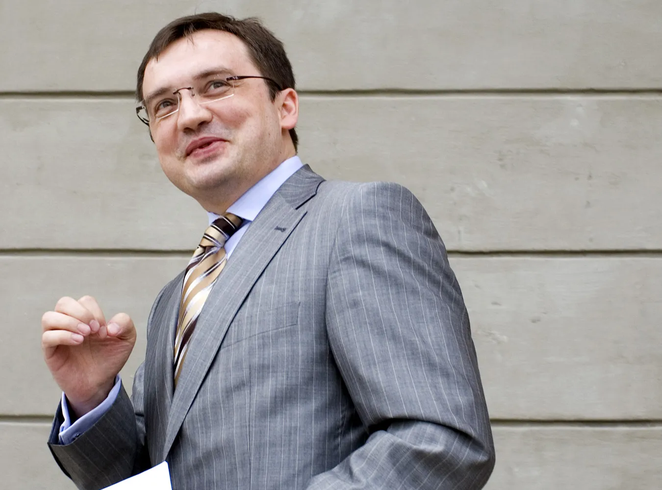 Nie udało się zatrzymać Zbigniewa Ziobry w jego w domu. Sejmowa komisja ds. Pegasusa od roku czeka na jego zeznania