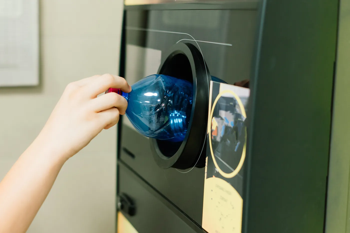 Bottle,Deposit:,Recyclable,Bottle,In,Store,Europe