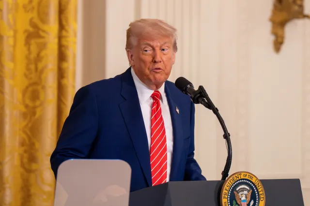 Trump: Artykuł 5 NATO może być „różnie interpretowany”