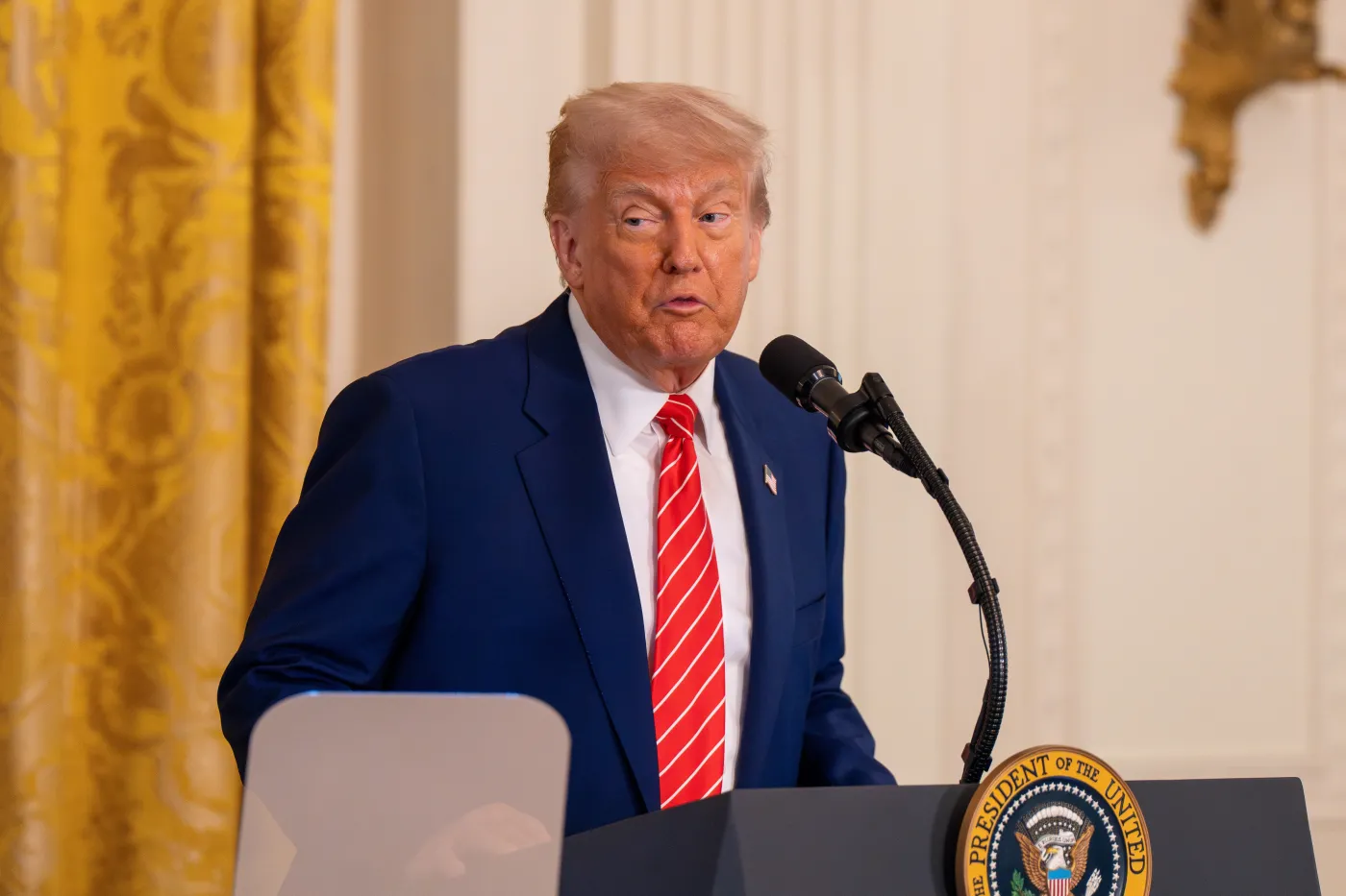 Donald Trump znalazł winnych słabnącej gospodarki