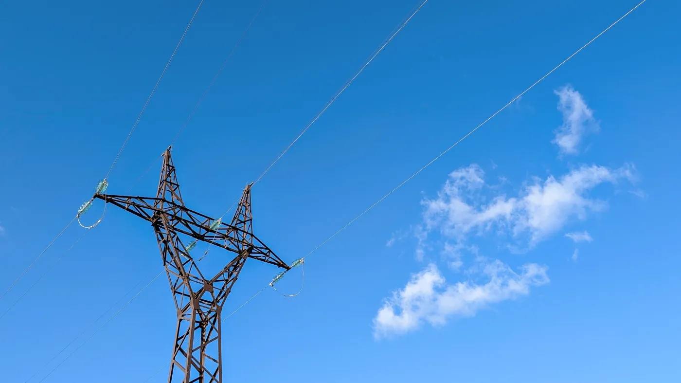 Dron spadł na pole kukurydzy. Można bagatelizować, ale testowanie naszego systemu trwa [OPINIA]