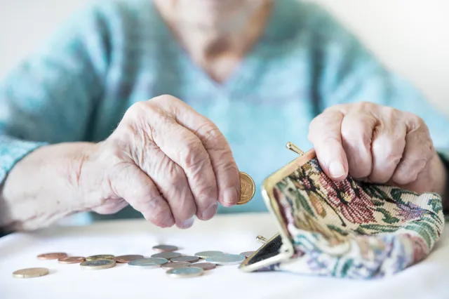 1 mln seniorów dostanie wyższe świadczenia. Od 2027 roku ZUS wypłaci nawet 400 zł więcej miesięcznie