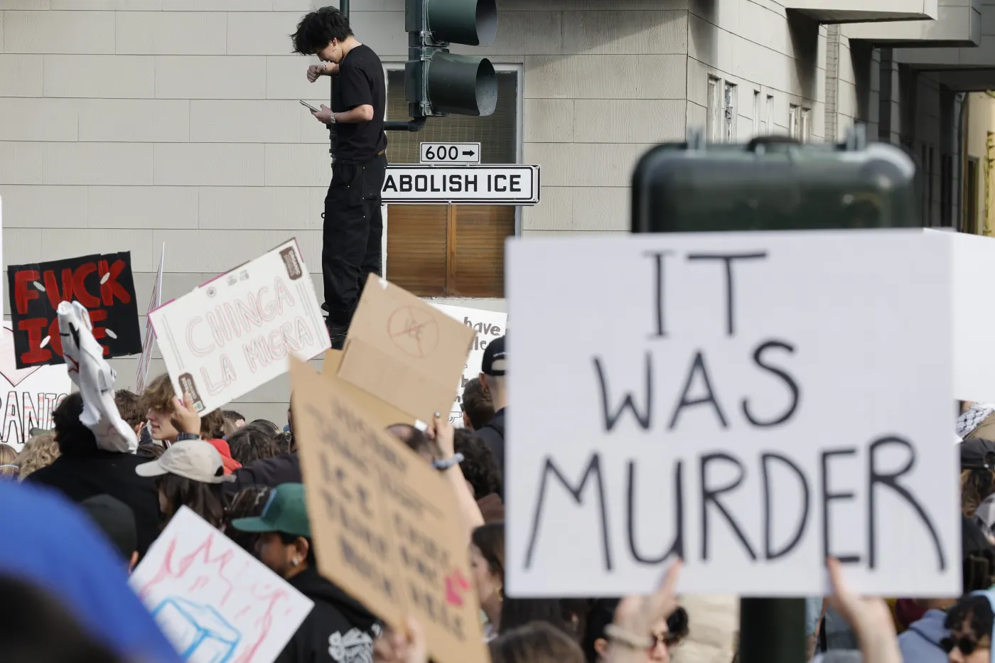Protesty przeciwko ICE w USA: Starcia w Los Angeles, strajk w Minneapolis i zatrzymanie Dona Lemona