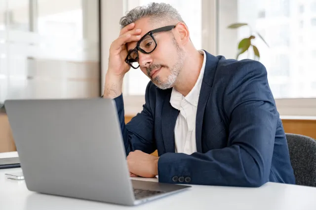 „Dość benefitów z sufitu”. Pracownicy chcą podwyżek, nie lukrowego wellbeingu