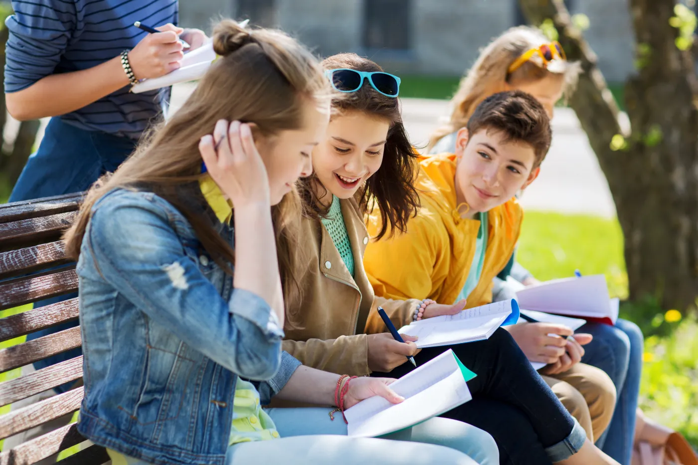 Studenci na ławce