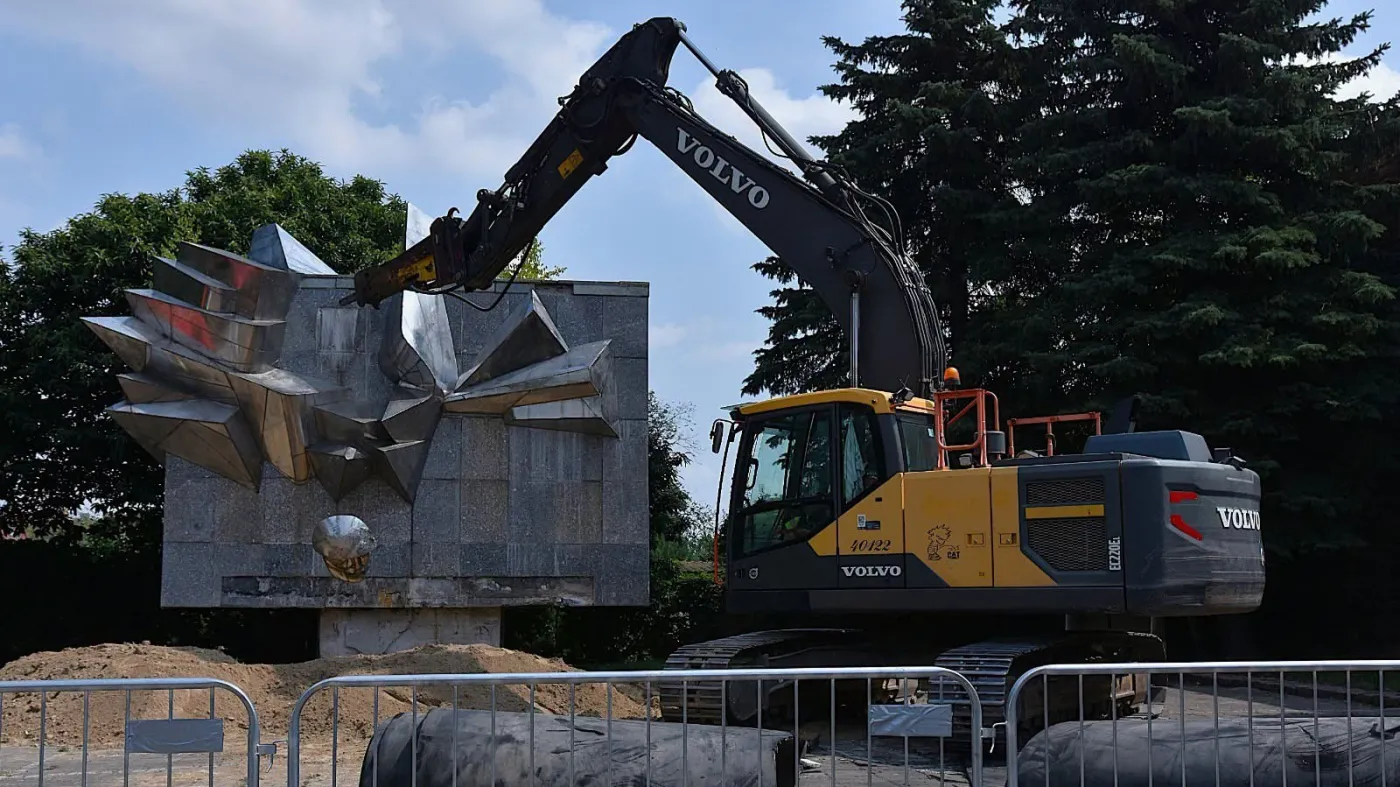 Pyrzyce pomnik Armii Czerwonej burzenie - ta dyskusja się nie kończy: burzyć czy zachować ku pamięci i przestrodze