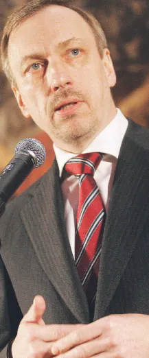 Zdaniem Bogdana Zdrojewskiego, ministra kultury, zmiany w prawie autorskim ułatwią legalne korzystanie z utworów