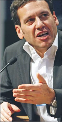Zdaniem Hamida Akhavana, prezesa T-Mobile, kryzys dotknie operatorów komórkowych mniej niż inne branże