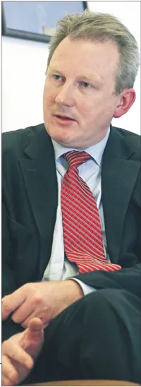 Wojciech Kwaśniak, były szef nadzoru bankowego, jest przeciwny gwarantowaniu przez państwo kredytów w zamian za opcje. To byłoby ryzyko tylko dla podatników.