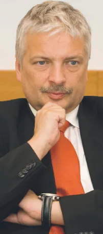 "Na godne emerytury musimy odkładać poza ZUS i OFE"