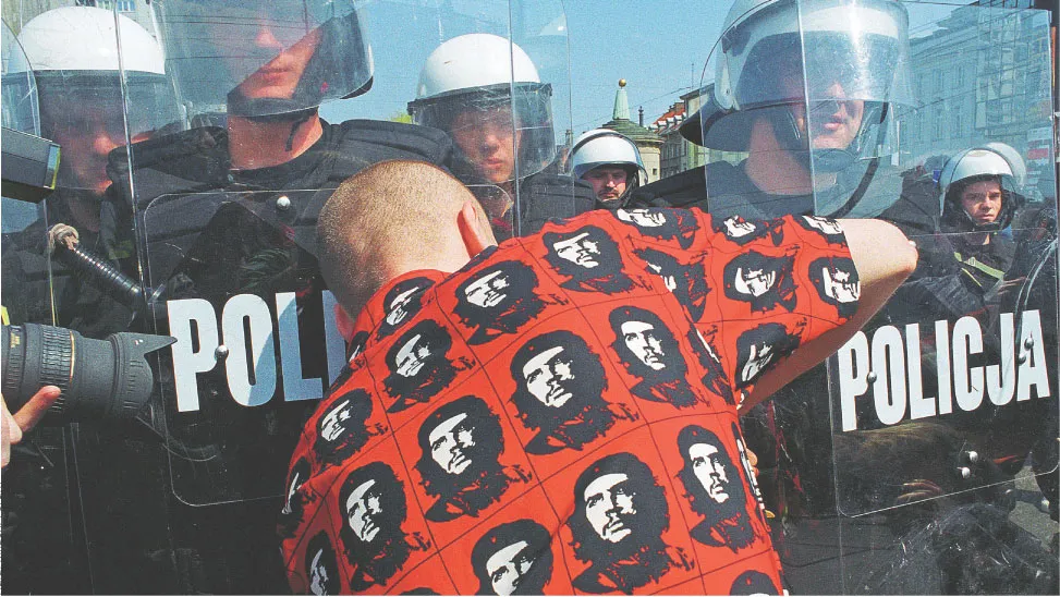 Demonstracja antyglobalistów podczas Europejskiego Forum Gospodarczego