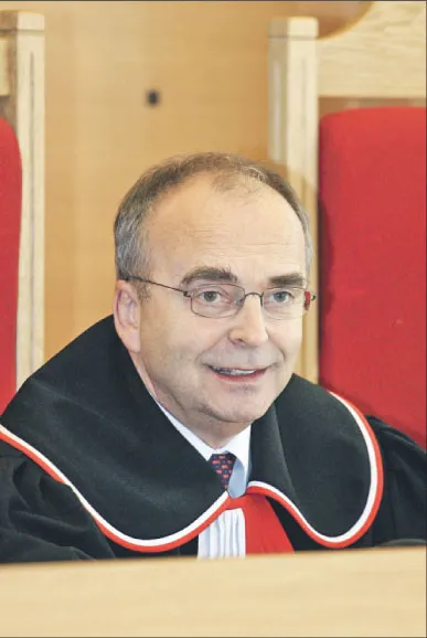 Ruszył proces lustracyjny prof. Wyrzykowskiego z TK