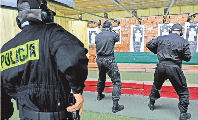 Policja jest dziś największym polskim pracodawcą