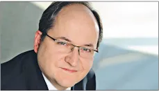 Czy pracodawca może skutecznie zwolnić pracownika z obowiązku świadczenia pracy