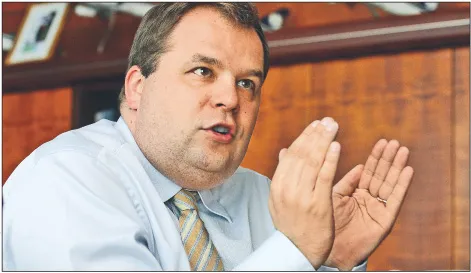 Sebastian Mikosz musiał odejść, bo nie dotrzymał słowa i nie uruchomił tanich lotów na krajowych trasach