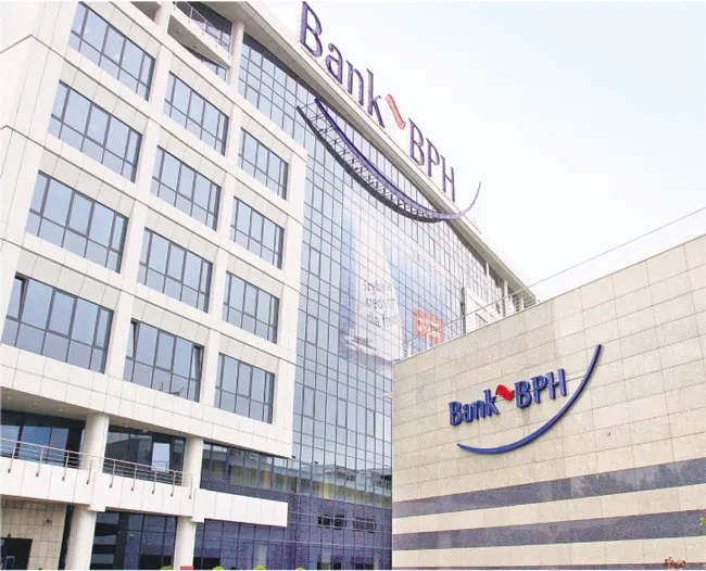 Bank BPH w II kwartale pokazał 224 mln zł strat. Teraz jego wyniki mają być znacznie lepsze