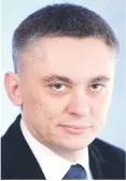 Marek Kutarba: rząd jedną ręką daje, drugą dużo więcej zabiera