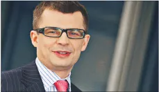 Czy zwrot kosztów ubezpieczenia powinien być wliczony do podstawy opodatkowania VAT