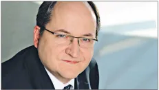 Kto reprezentuje spółkę przy zawieraniu umów o pracę z członkiem zarządu