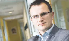 Czy opodatkować podatkiem od towarów i usług premie pieniężne