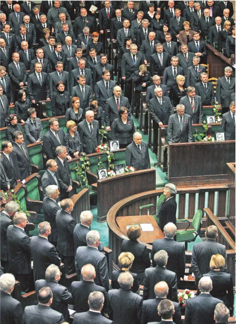 Parlamentarzyści oddali hołd zmarłym kolegom