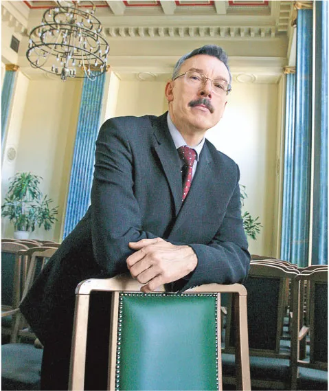 Zbigniew Szafrański ma ambitne plany. Przeszkadzają mu kryzys i spory między przewoźnikami