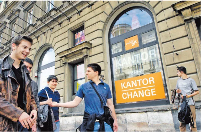 Kantor wymiany walut InterChange przy Krakowskim Przedmieściu w Warszawie