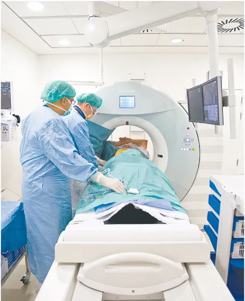 NFZ zrefunduje koszty leczenia poza Polską i w prywatnych klinikach krajowych