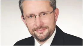 Jakie są skutki utraty mandatu przez radnego