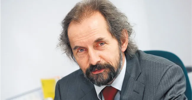 Prof. Zbigniew Lasocik, dziekan Wydziału Prawa Uczelni Łazarskiego