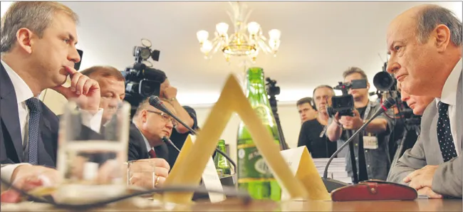 Spotlkanie Rostowskiego i Napieralskiego - złośliwy polityczny ping-pong