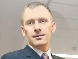 Wielu starszych klientów woli kontakt z bankiem przez SMS niż przez sieć