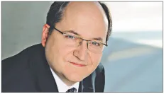 Czy i w jaki sposób można rozwiązać za wypowiedzeniem umowę na czas określony
