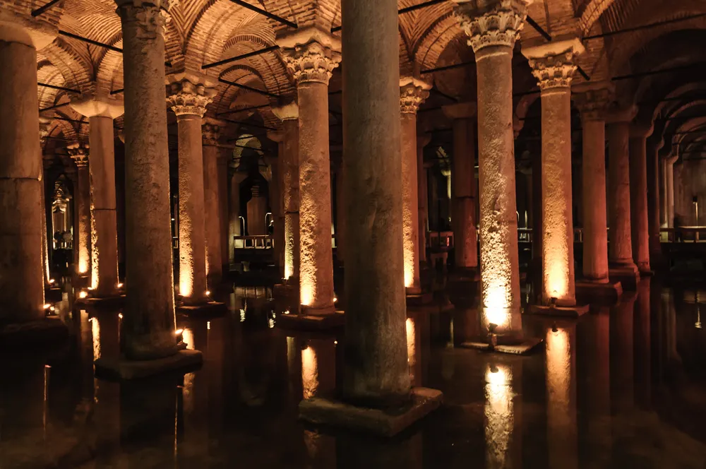 999859-basilica-cistern-istanbul.jpg