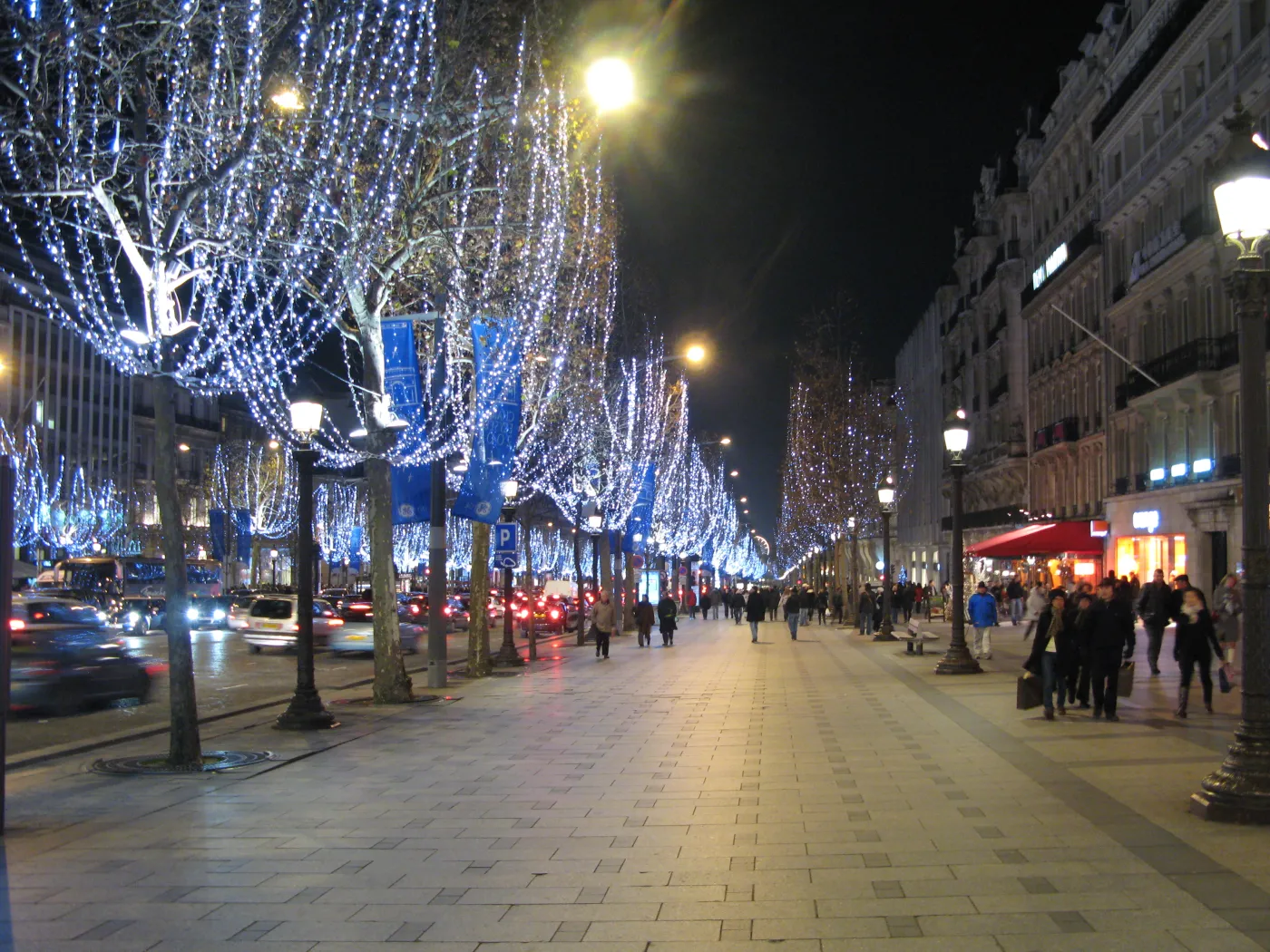 1095441-champs-lys-es-urbnthnkr.jpg