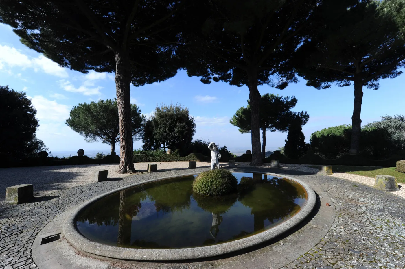 1227318-ogrod-w-castel-gandolfo-4.jpg