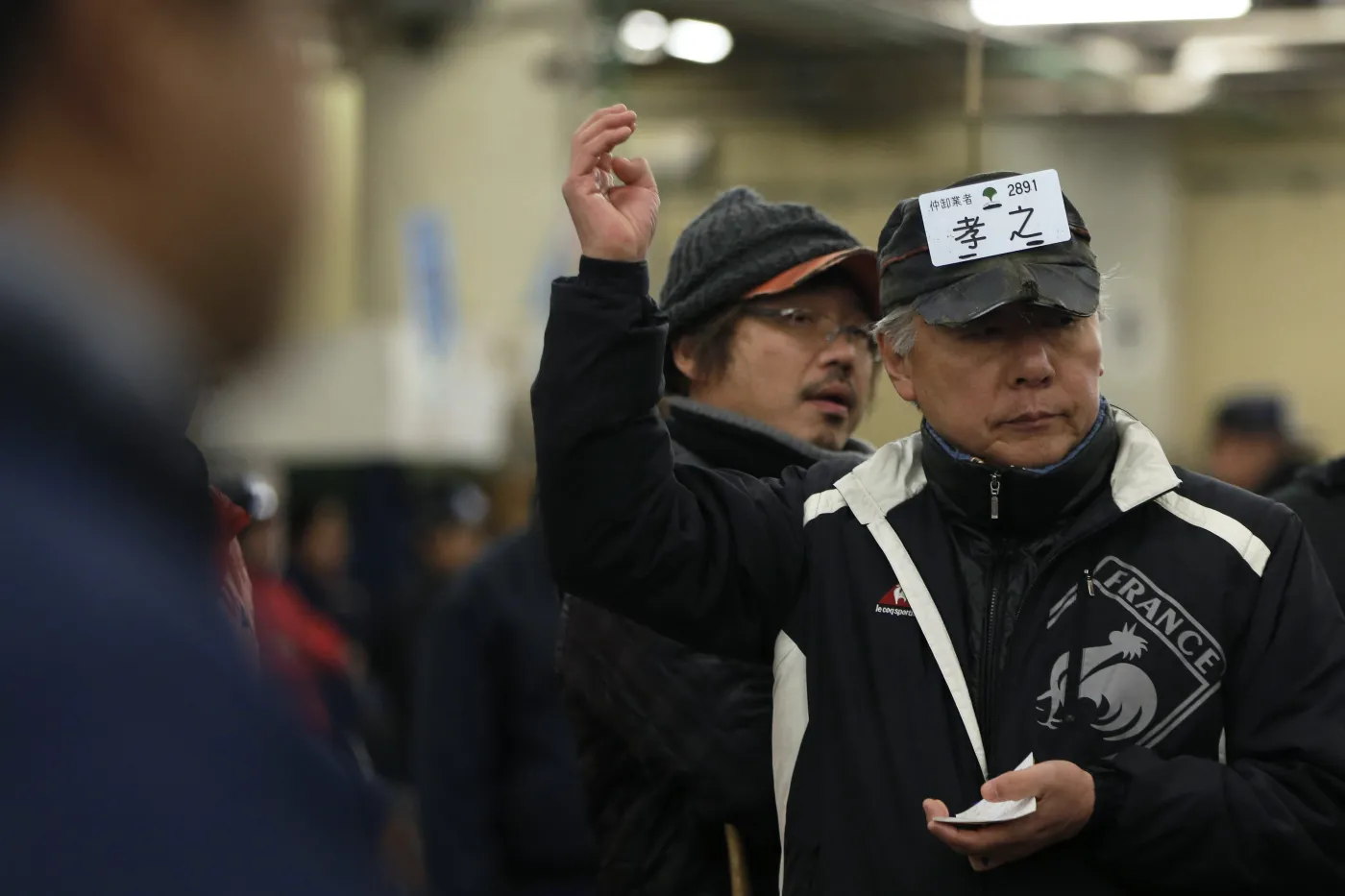 Miliony za tuńczyka. Zobacz, jak wygląda aukcja tych ryb w Japonii